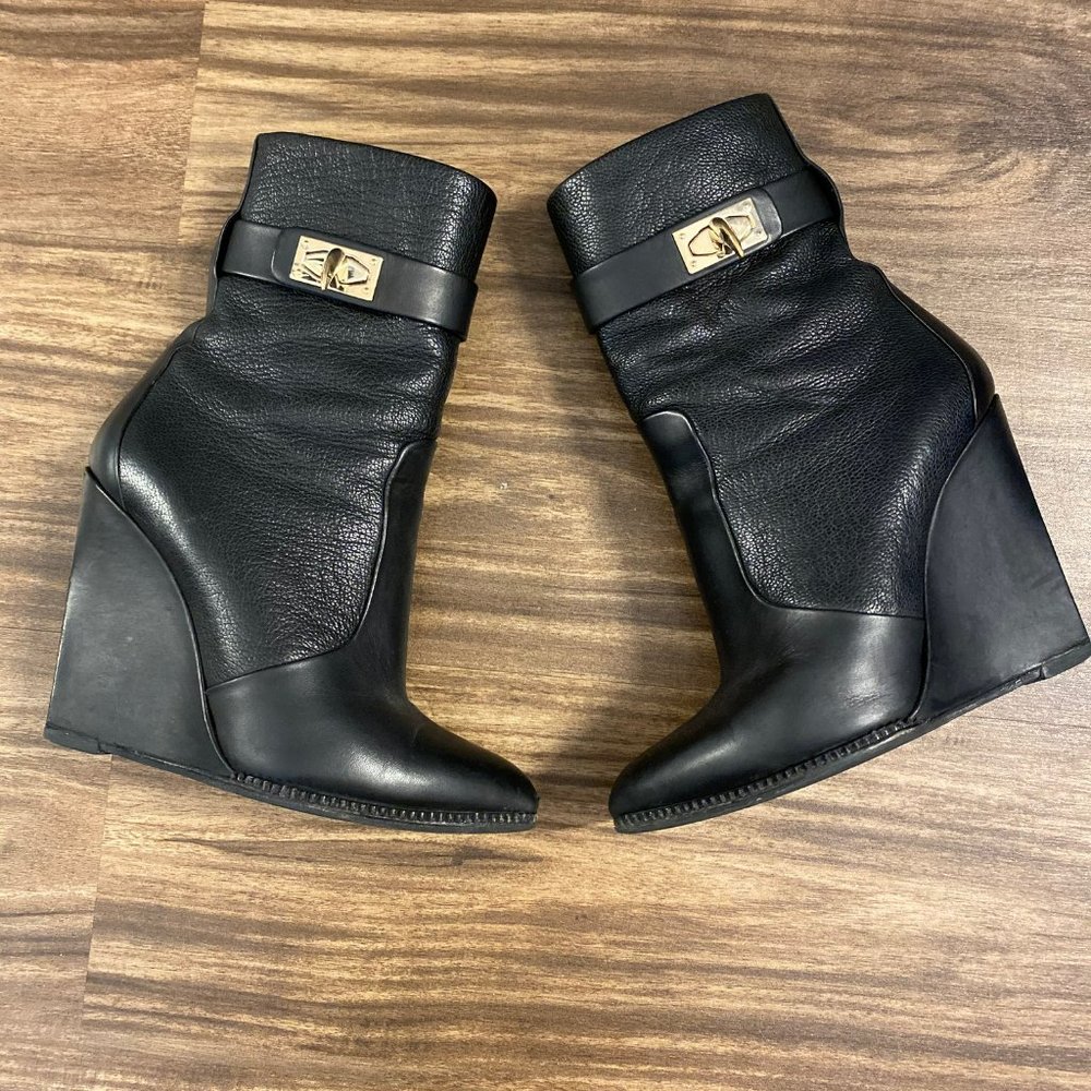 Givenchy Classic Black Leather Shark Lock Wedge Heel Boots SZ 35.5 / 36